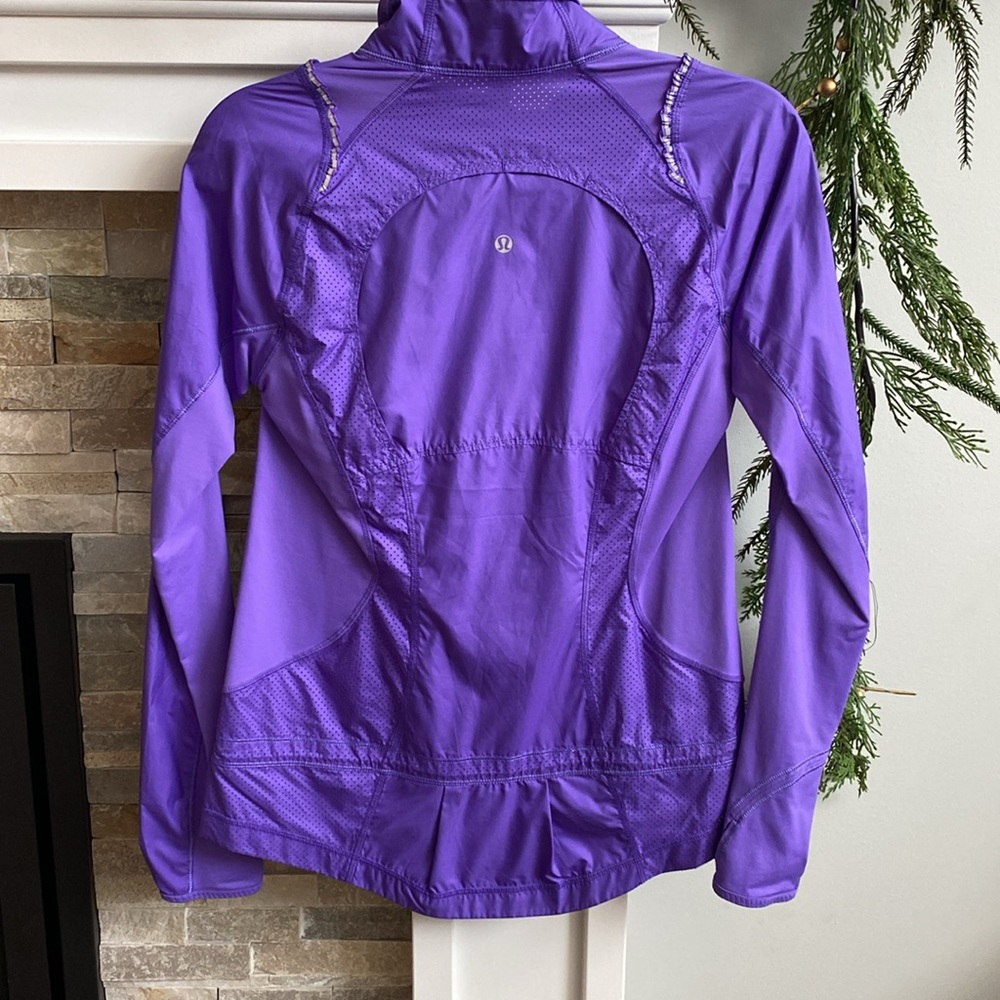 Adorable Lululemon Lightweight Jacket. - image 3